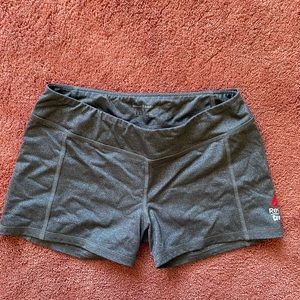 Reebok CrossFit Charcoal Gray Spandex Short (1”) in Size Small